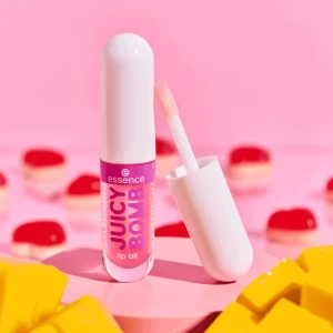 Juicy Bomb Party Lip Oil 03 Marvellous Mango  Олио за устни Чудесно манго с ултра блясък, 2,4ml