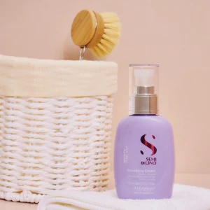 Alfaparf Semi di Lino Smooth Frizz Defeat Spray Изглаждащ спрей против начупване за непокорна, хвърчаща коса, 125ml