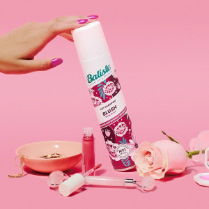 Batiste Blush Dry  Shampoo Flirty Floral  Сух шампоан с флорален аромат , 200ml