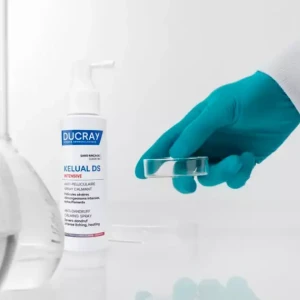 Ducray Kelual DS Intensive Успокояващ спрей против пърхот – Незабавно облекчава тежки обриви с пърхот,100ml