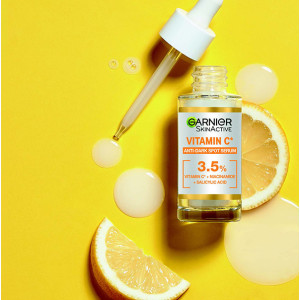 Garnier Vitamin C Brightening Serum Серум с витамин С за намаляване видимостта на пигментни петна​​​​​​​ - 30 ml