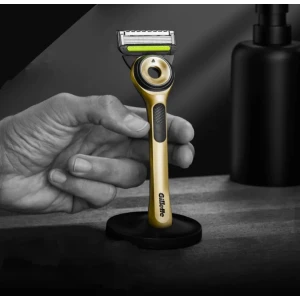 Gillette Labs With Exfoliating Bar Champion Gold Edition Луксозна Мъжка самобръсначка за  бръснене