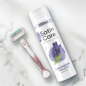 Gillette Satin Care Pure & Delicate Lavender Touch Normal skin  Гел за бръснене за жени с аромат на лавандула и евкалипт,200ml