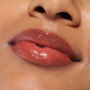 Juicy Bomb Glossy Butter Balm 07 Caramelt  Балсам за устни топло карамелено кафяво, 2,5g