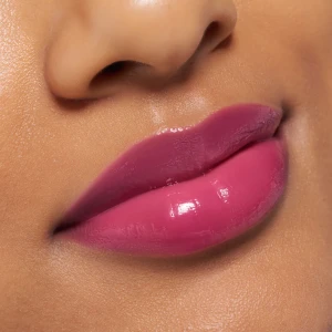 Juicy Bomb Glossy Butter Balm 08 Cherrything Балсамът за устни наситено черешово червено, 2,5g