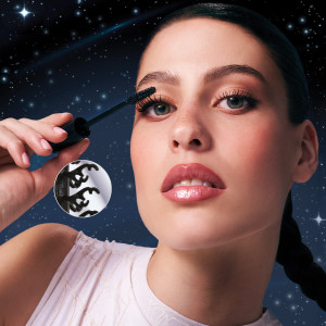 Mon Reve  Cosmic Mascara  Спирала за обем и дължина - 12 ml