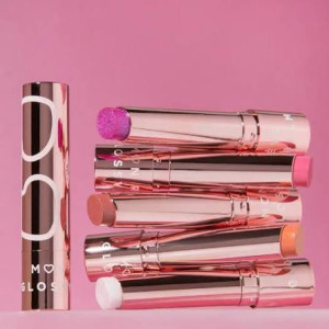 Mon Reve Glossy Balm № 104 Kiss Me  Хидратиращ гланц балсам за устни - 2 ml