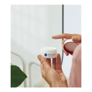 Nivea 45+ Anti-Wrinkle Дневен крем против бръчки със стягащ ефект, 50ml