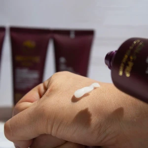 POUR LA PEAU VAMPIRE Cream PDRN Хидратиращ крем за клетъчна регенерация с колаген и еластин, 50g