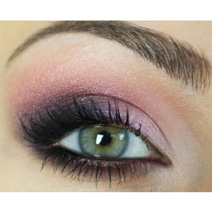 Sevanteen  Vibrant Eyes Quad Palette Flirty Pink  Палитра от 4 цвята сенки за очи -7,6 гр